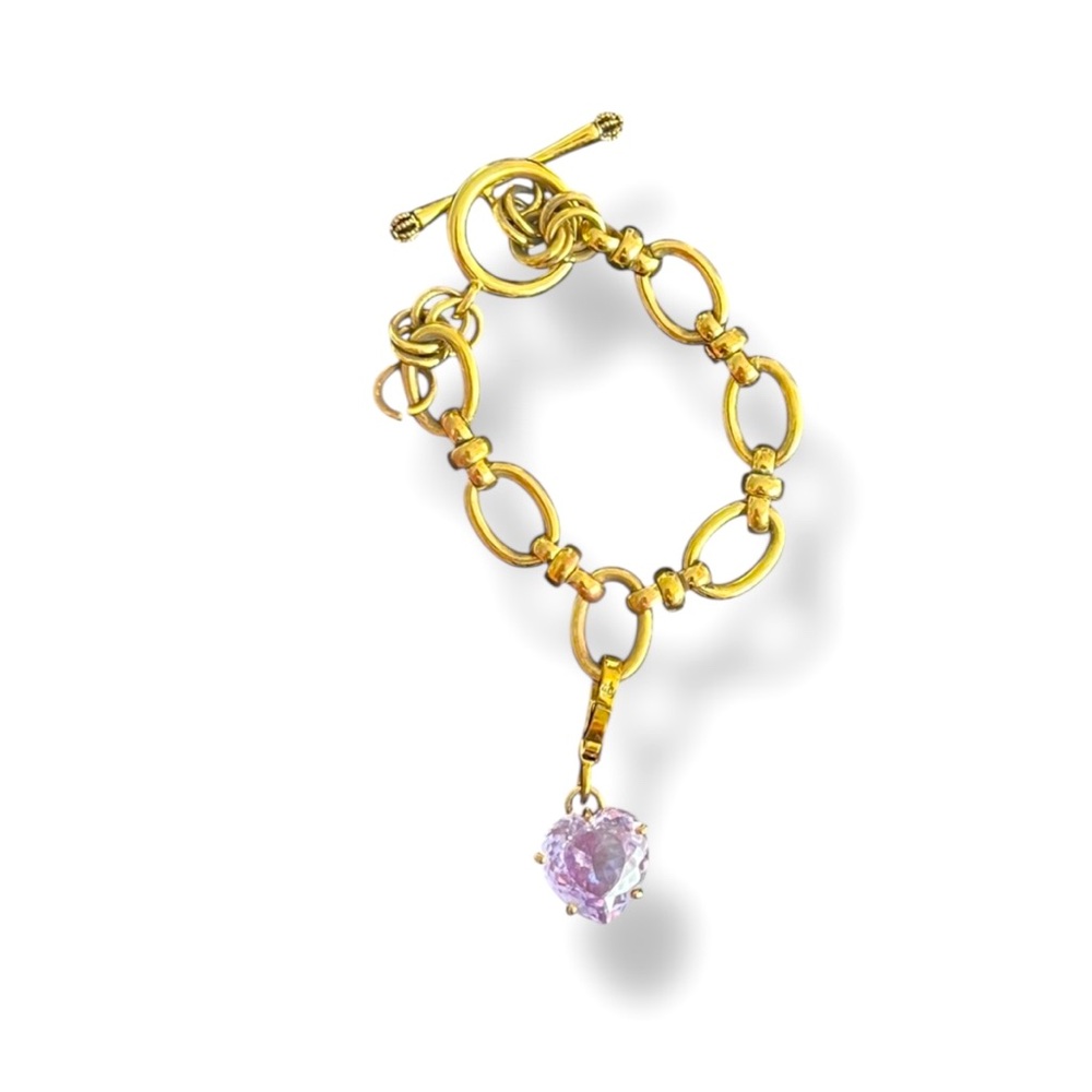 𝐉𝐔𝐈𝐂𝐘 𝐂𝐎𝐔𝐓𝐔𝐑𝐄 Violet💜 Gold tone Bracelet w Violet Heart Charm